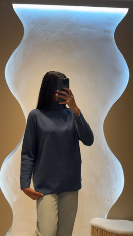 Pull bleu
