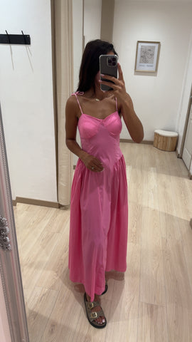 Robe rose avec ficelle