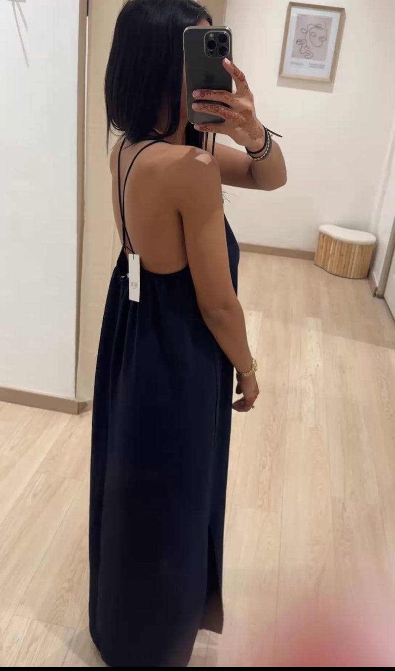 Fluide, flatteuse & tendance – toujours en taille unique.
