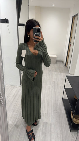 Robe pull kaki ajustable au dos